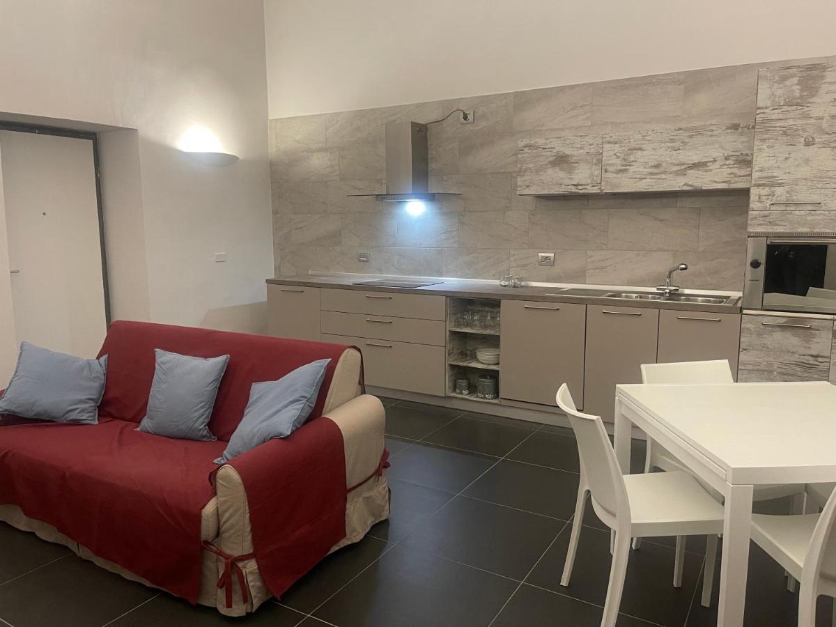 Katia'S Apartments กาแซร์ตา ภายนอก รูปภาพ